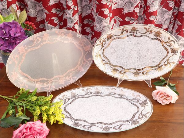 Tre vassoi ovali da portata in vetro  - Asta La casa classica. Stile intramontabile - Associazione Nazionale - Case d'Asta italiane