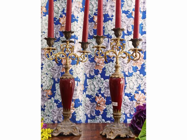 Coppia di candelabri in porcellana e metallo dorato  - Asta La casa classica. Stile intramontabile - Associazione Nazionale - Case d'Asta italiane