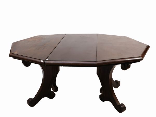 Coppia di mezzi tavolini in legno tenero patinato a noce  - Asta La casa classica. Stile intramontabile - Associazione Nazionale - Case d'Asta italiane