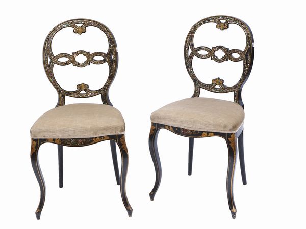Coppia di sedie in legno ebanizzato intarsiate in madreperla  - Asta La casa classica. Stile intramontabile - Associazione Nazionale - Case d'Asta italiane