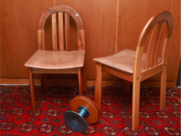 Coppia di sedie in noce di gusto moderno  - Asta La casa classica. Stile intramontabile - Associazione Nazionale - Case d'Asta italiane