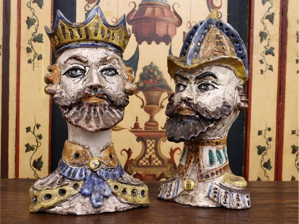 Due vasi antropomorfi in terrocotta invetriata  - Asta La casa classica. Stile intramontabile - Associazione Nazionale - Case d'Asta italiane