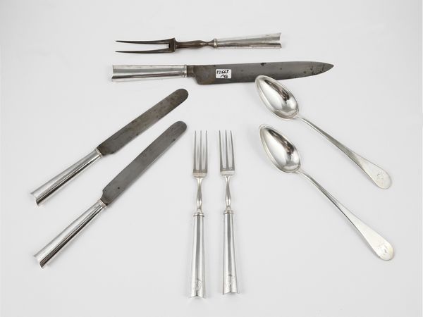 Servizio di posate in argento d'epoca  - Asta La casa classica. Stile intramontabile - Associazione Nazionale - Case d'Asta italiane