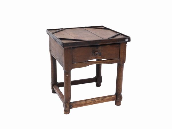 Bischetto in legno tenero e castagno  - Asta La casa classica. Stile intramontabile - Associazione Nazionale - Case d'Asta italiane