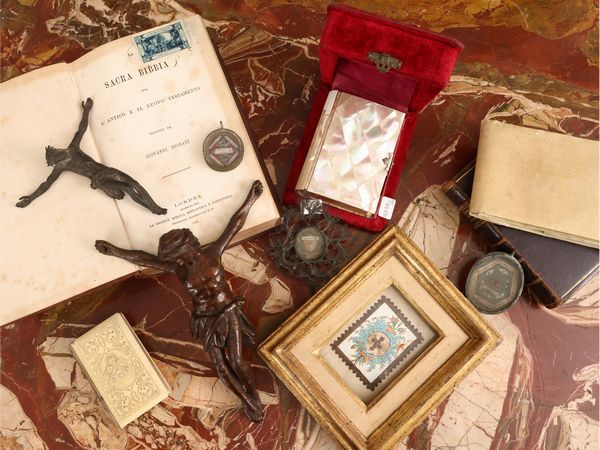 Lotto di curiosit� devozionali  - Asta La casa classica. Stile intramontabile - Associazione Nazionale - Case d'Asta italiane
