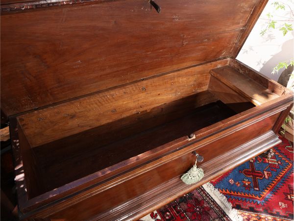 Cassapanca in noce  - Asta La casa classica. Stile intramontabile - Associazione Nazionale - Case d'Asta italiane