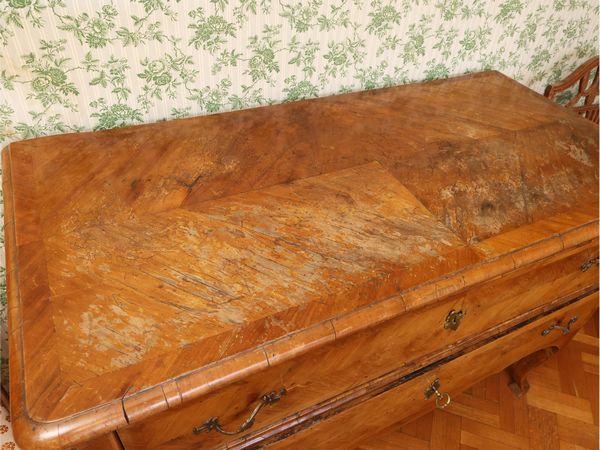 Cassettone impiallacciato ed intarsiato in ciliegio  - Asta La casa classica. Stile intramontabile - Associazione Nazionale - Case d'Asta italiane