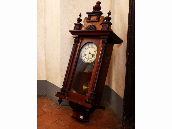 Orologio a pendola in noce e mogano  - Asta La casa classica. Stile intramontabile - Associazione Nazionale - Case d'Asta italiane
