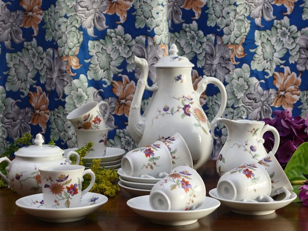 Servizio da caff� in porcellana, Richard Ginori, Anni Sessanta  - Asta La casa classica. Stile intramontabile - Associazione Nazionale - Case d'Asta italiane