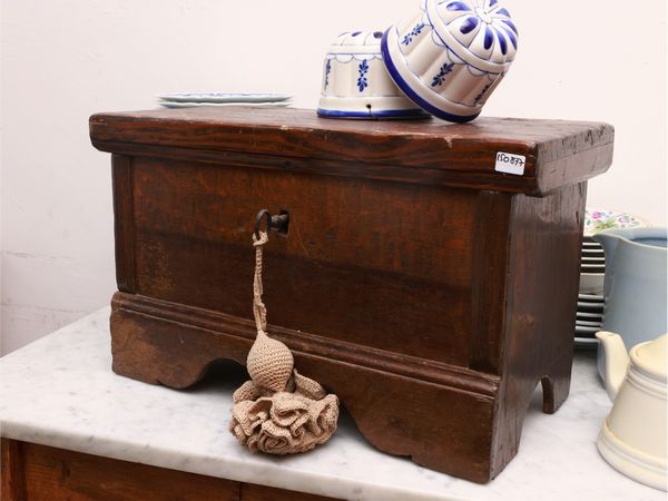 Cassina in noce, rovere ed altre essenze  - Asta La casa classica. Stile intramontabile - Associazione Nazionale - Case d'Asta italiane