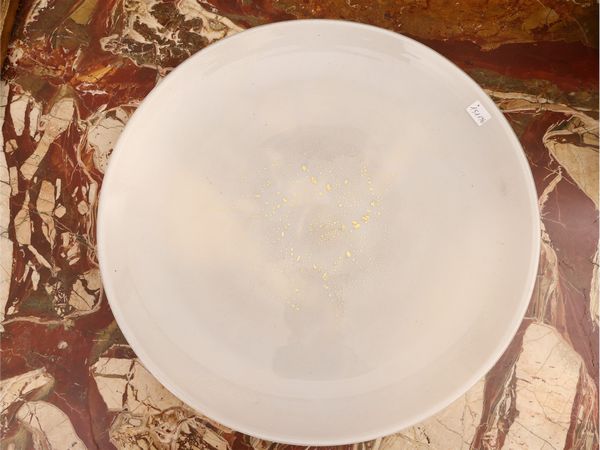 Piatto in vetro lattimo di Murano, Barovier e Toso  - Asta La casa classica. Stile intramontabile - Associazione Nazionale - Case d'Asta italiane