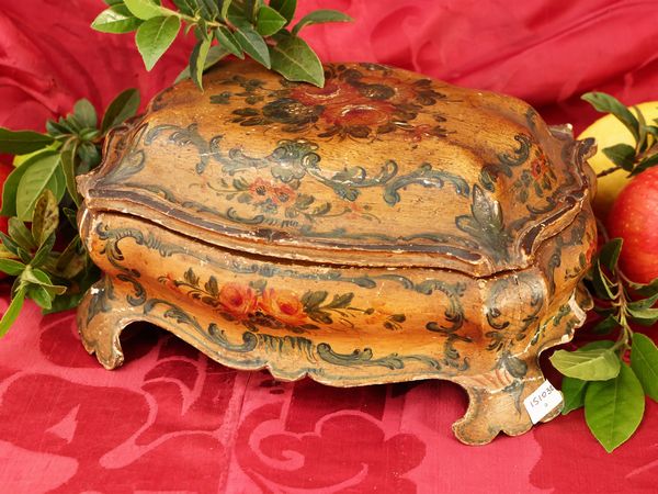 Scrigno in legno laccato  - Asta La casa classica. Stile intramontabile - Associazione Nazionale - Case d'Asta italiane