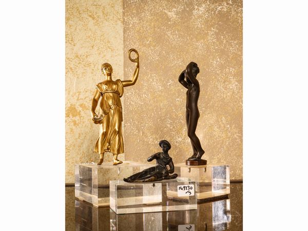 Tre piccole sculture d'epoca in bronzo  - Asta La casa classica. Stile intramontabile - Associazione Nazionale - Case d'Asta italiane