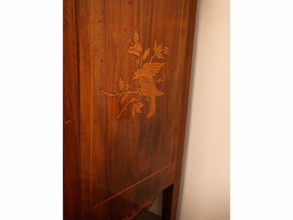 Comodino in noce  - Asta La casa classica. Stile intramontabile - Associazione Nazionale - Case d'Asta italiane