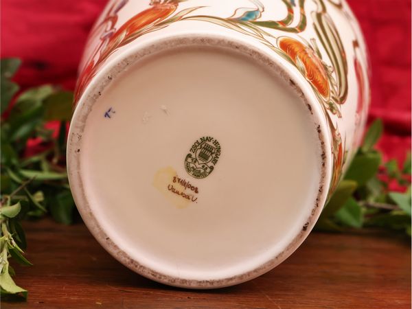 Vaso in porcellana, Zsolnay Ungheria  - Asta La casa classica. Stile intramontabile - Associazione Nazionale - Case d'Asta italiane