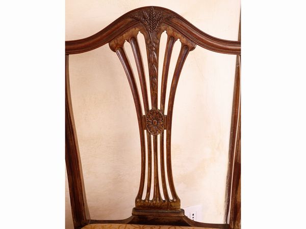 Coppia di poltroncine in noce  - Asta La casa classica. Stile intramontabile - Associazione Nazionale - Case d'Asta italiane