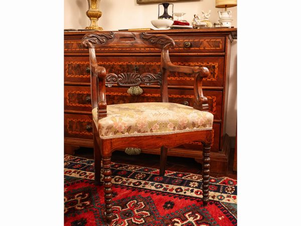 Coppia di poltroncine in noce  - Asta La casa classica. Stile intramontabile - Associazione Nazionale - Case d'Asta italiane