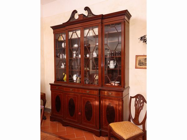 Cristalliera-libreria in mogano ed altre essenze, Edwards & Roberts London  - Asta La casa classica. Stile intramontabile - Associazione Nazionale - Case d'Asta italiane