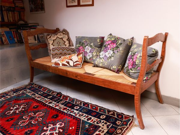 Divanetto a panca rustico in noce  - Asta La casa classica. Stile intramontabile - Associazione Nazionale - Case d'Asta italiane