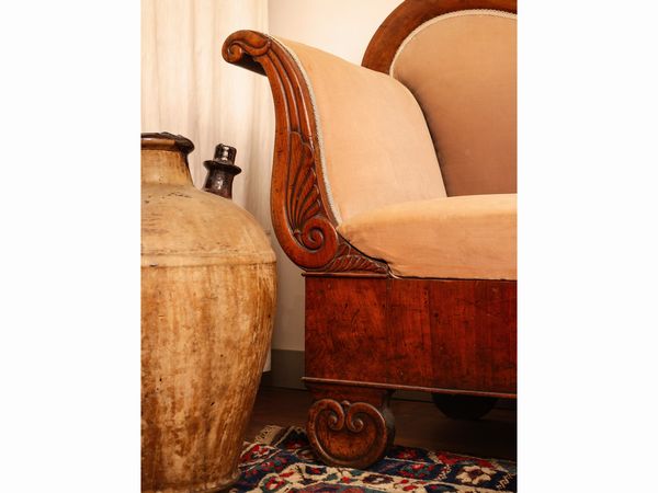 Divanetto meridienne in noce  - Asta La casa classica. Stile intramontabile - Associazione Nazionale - Case d'Asta italiane