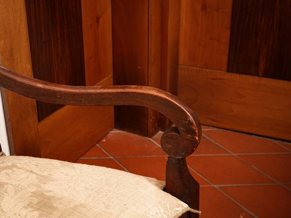 Divano a panca in noce  - Asta La casa classica. Stile intramontabile - Associazione Nazionale - Case d'Asta italiane