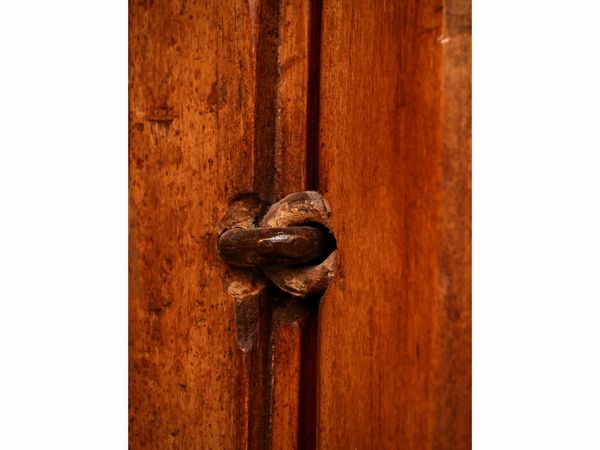 Grande credenza in legno tenero biondo  - Asta La casa classica. Stile intramontabile - Associazione Nazionale - Case d'Asta italiane