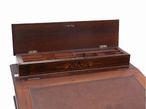 Scrittoio Davenport in mogano, radica ed altre essenze  - Asta La casa classica. Stile intramontabile - Associazione Nazionale - Case d'Asta italiane