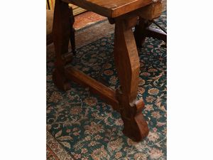 Tavolo a fratina in noce  - Asta La casa classica. Stile intramontabile - Associazione Nazionale - Case d'Asta italiane