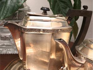 Servizio da t� e caff� in metallo argentato  - Asta La casa classica. Stile intramontabile - Associazione Nazionale - Case d'Asta italiane