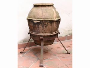 Orcio da giardino realizzato in terra di Galestro  - Asta La casa classica. Stile intramontabile - Associazione Nazionale - Case d'Asta italiane