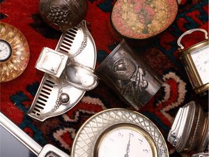 Lotto di curiosit� da scrivania  - Asta La casa classica. Stile intramontabile - Associazione Nazionale - Case d'Asta italiane