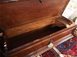 Cassapanca in noce  - Asta La casa classica. Stile intramontabile - Associazione Nazionale - Case d'Asta italiane