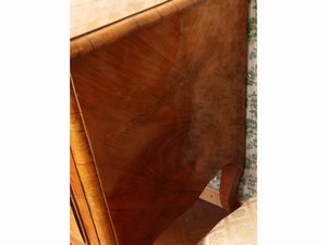 Cassettone impiallacciato ed intarsiato in ciliegio  - Asta La casa classica. Stile intramontabile - Associazione Nazionale - Case d'Asta italiane