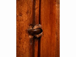 Grande credenza in legno tenero biondo  - Asta La casa classica. Stile intramontabile - Associazione Nazionale - Case d'Asta italiane