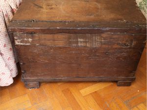 Piccola cassapanca rustica in legno di castagno  - Asta La casa classica. Stile intramontabile - Associazione Nazionale - Case d'Asta italiane