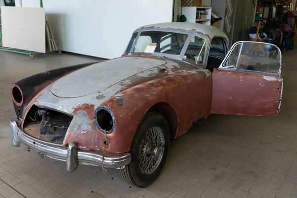 MG : MGA Coup (MG)  - Asta Automobili da Collezione - Associazione Nazionale - Case d'Asta italiane