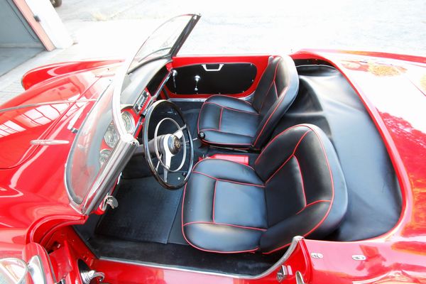 Alfa Romeo : Giulietta spider veloce (Pinin Farina)  - Asta Automobili da Collezione - Associazione Nazionale - Case d'Asta italiane