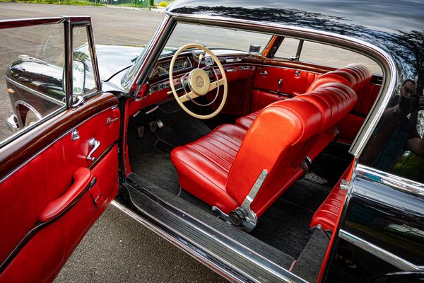 Mercedes-Benz : 220 SE Coup (Mercedes-Benz)  - Asta Automobili da Collezione - Associazione Nazionale - Case d'Asta italiane