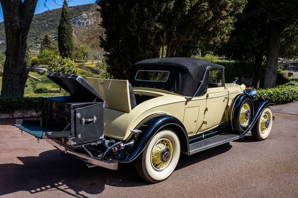 Cadillac : V-12 (Fleetwood)  - Asta Automobili da Collezione - Associazione Nazionale - Case d'Asta italiane