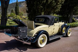 Cadillac : V-12 (Fleetwood)  - Asta Automobili da Collezione - Associazione Nazionale - Case d'Asta italiane