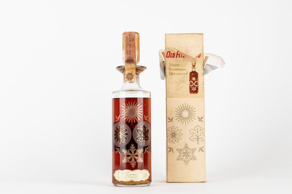 USA : Old Fitzgerald 6 Year Old Four Seasons Decanter  - Asta Vini e Distillati - Associazione Nazionale - Case d'Asta italiane