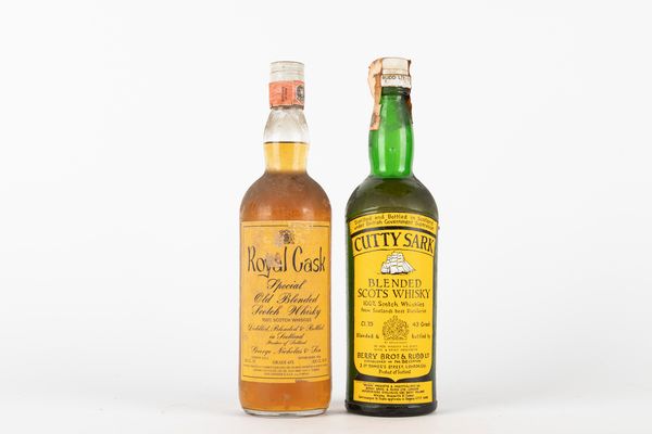 Scozia : Cutty Sark (Berry Bors - Plastic Cap) e Royal Cask (2 BT)  - Asta Vini e Distillati - Associazione Nazionale - Case d'Asta italiane