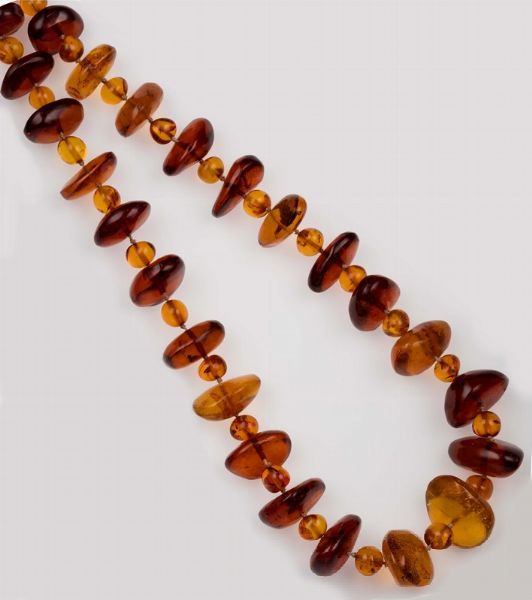 Collana in ambra  - Asta Fine Coral Jewels - Associazione Nazionale - Case d'Asta italiane
