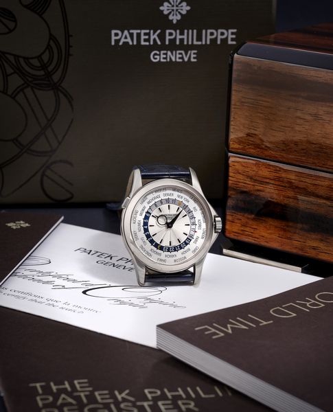 PATEK PHILIPPE : Ore del Mondo 5130G, anni 2010  - Asta Orologi - Associazione Nazionale - Case d'Asta italiane