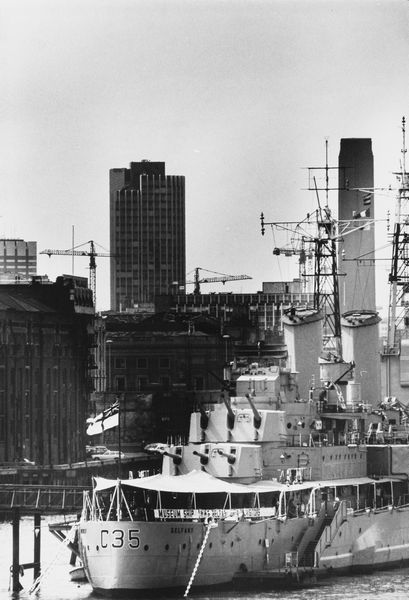 Uliano Lucas : Sul Tamigi il Museo della Marina  - Asta Fotografia: Under 1K - Associazione Nazionale - Case d'Asta italiane