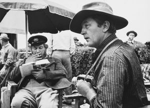 Sanford Roth - Robert Mitchum e Peter Ustinov in I nomadi
