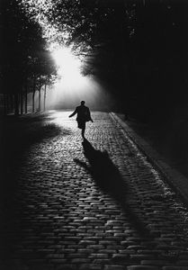 Sabine Weiss - L'Homme qui court, Paris