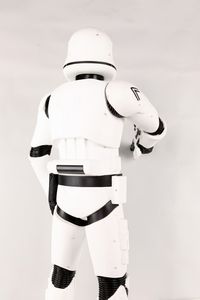 Grande figura interattiva di Stormtrooper, Star Wars, con suoni  - Asta Grafica Internazionale e Multipli d'Autore - Associazione Nazionale - Case d'Asta italiane