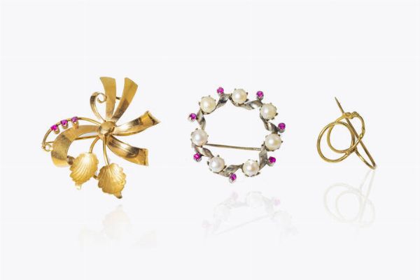 LOTTO DI TRE SPILLE  - Asta Gioielli  - Associazione Nazionale - Case d'Asta italiane