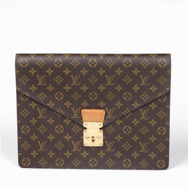 Louis Vuitton : LOUIS VUITTON CARTELLA PORTADOCUMENTI  SENATEUR  - Asta VINTAGE: BORSE E ACCESSORI DI HERMES, LOUIS VUITTON E ALTRE GRANDI MAISON - Associazione Nazionale - Case d'Asta italiane